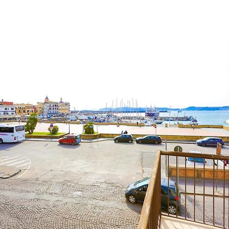 B&B Piazza A Mare 포츠올리 외부 사진
